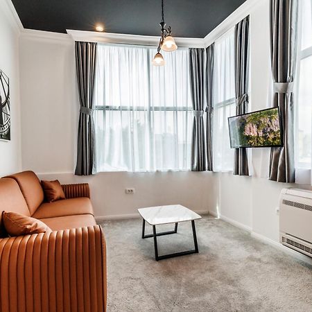 White Unique Apart Nikšić Extérieur photo
