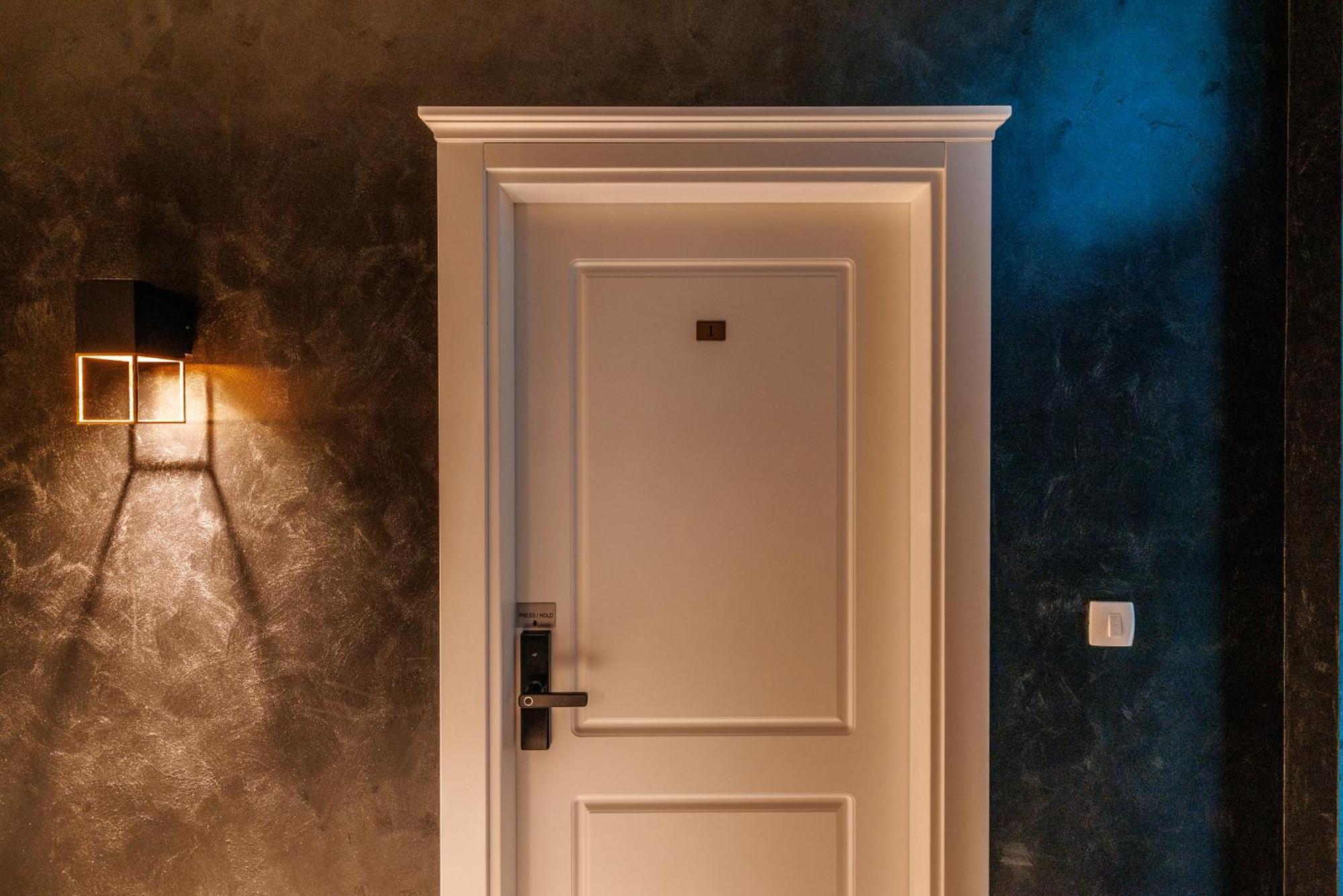 White Unique Apart Nikšić Extérieur photo