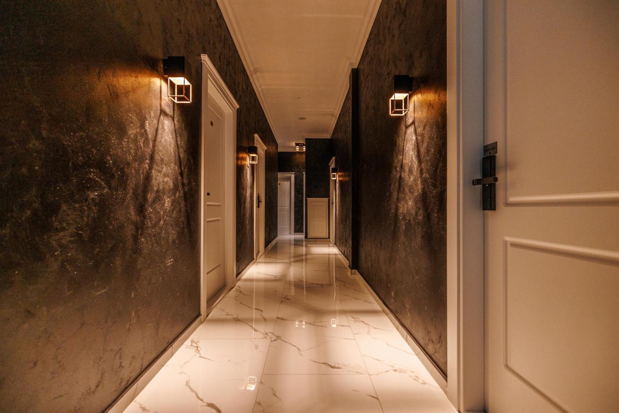 White Unique Apart Nikšić Extérieur photo
