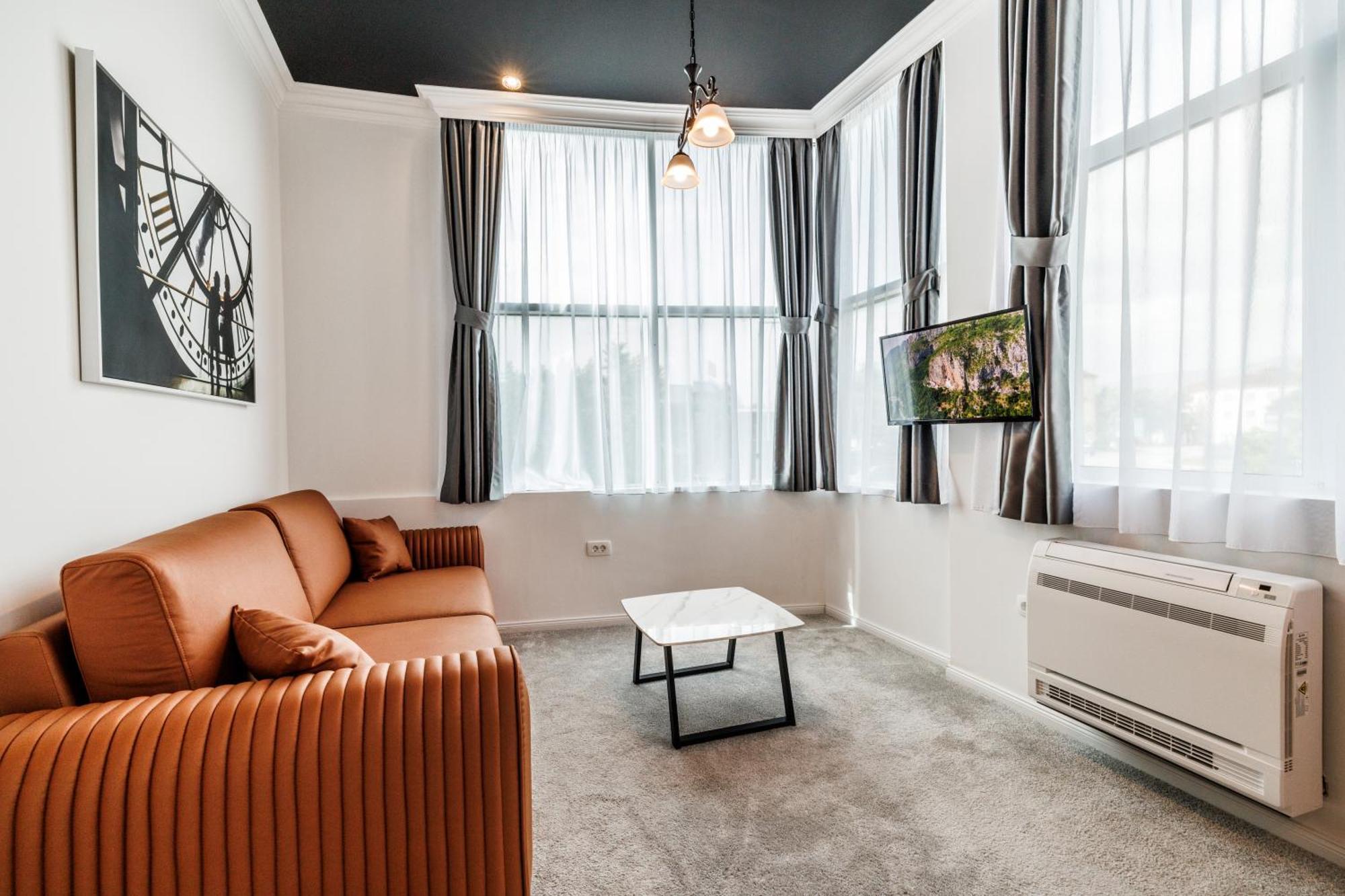 White Unique Apart Nikšić Extérieur photo